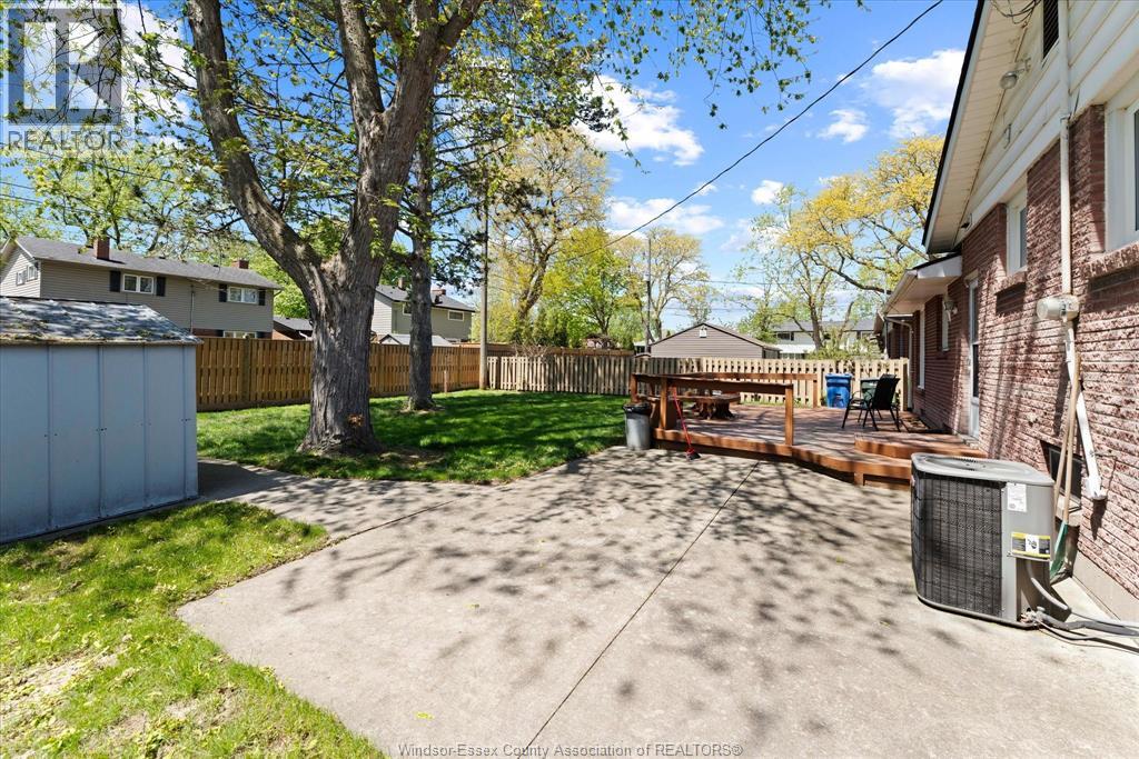 2875 Riviera, Windsor, Ontario, N9E3A5 — Photo 32