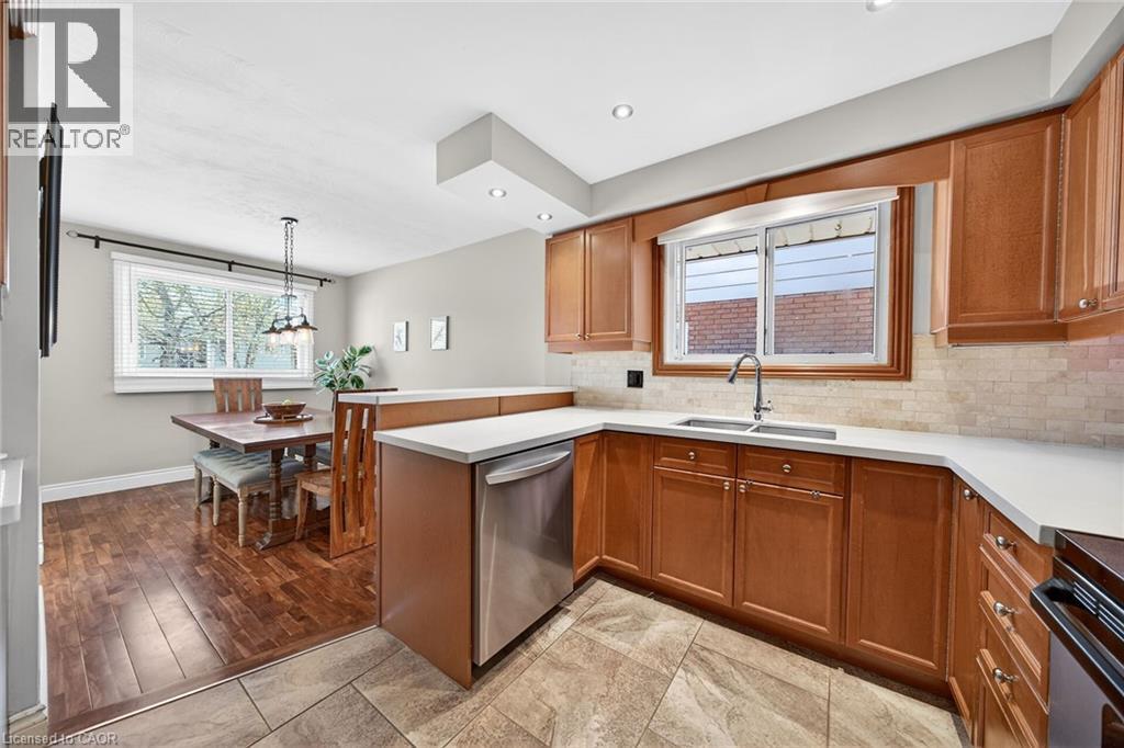 64 SAN FERNANDO Drive, Hamilton, Ontario, L9C2C2 — Photo 10