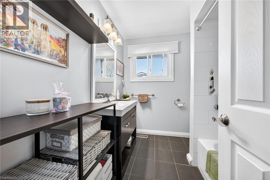 64 SAN FERNANDO Drive, Hamilton, Ontario, L9C2C2 — Photo 17