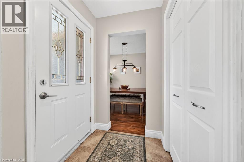 64 SAN FERNANDO Drive, Hamilton, Ontario, L9C2C2 — Photo 3