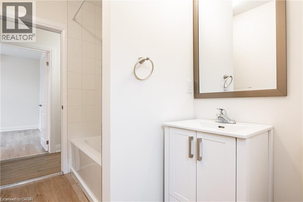 106 EAST Avenue S Unit# 3, Hamilton, Ontario, L8N2T7 — Photo 10
