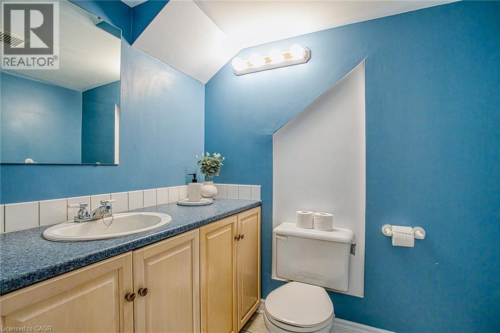 112 LAURENDALE Avenue, Waterdown, Ontario, L8B0N2 — Photo 3