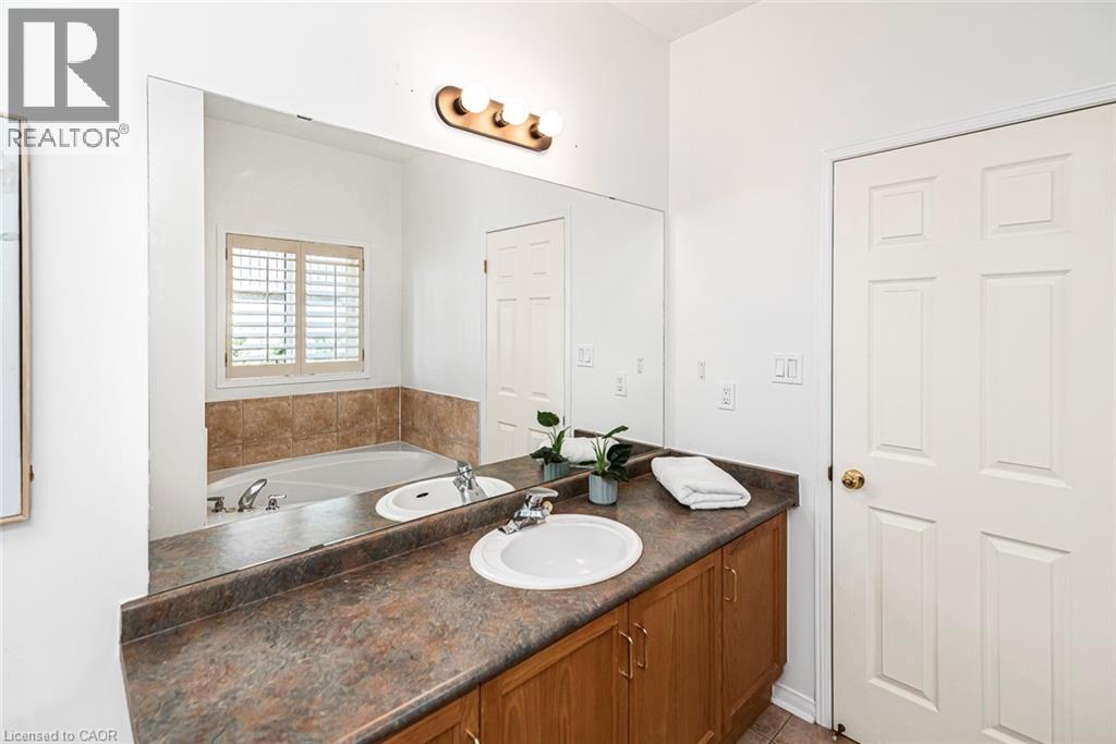 102 MOORE Crescent, Ancaster, Ontario, L9G4Z8 — Photo 32