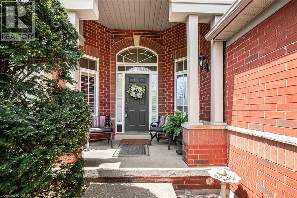 102 MOORE Crescent, Ancaster, Ontario, L9G4Z8 — Photo 4