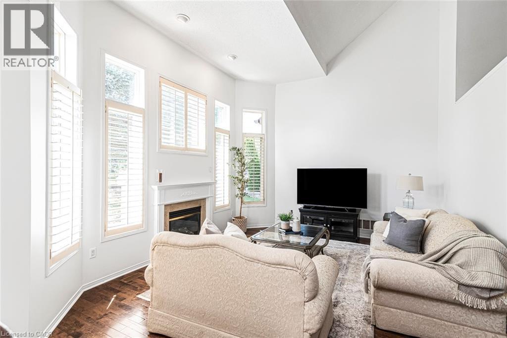 102 MOORE Crescent, Ancaster, Ontario, L9G4Z8 — Photo 7