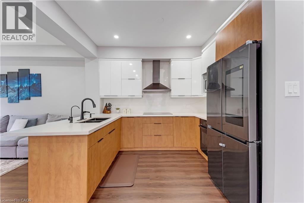 42 DOON MILLS Drive, Kitchener, Ontario, N2P2W9 — Photo 8