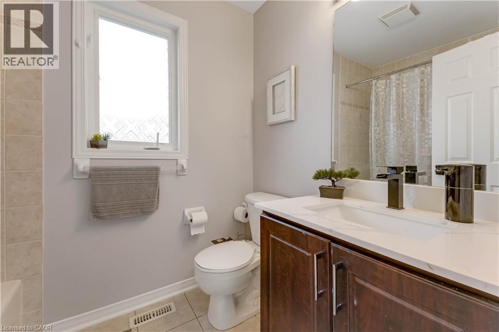 42 DOON MILLS Drive, Kitchener, Ontario, N2P2W9 — Photo 26