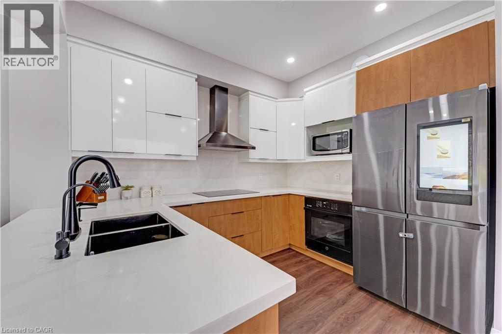 42 DOON MILLS Drive, Kitchener, Ontario, N2P2W9 — Photo 11