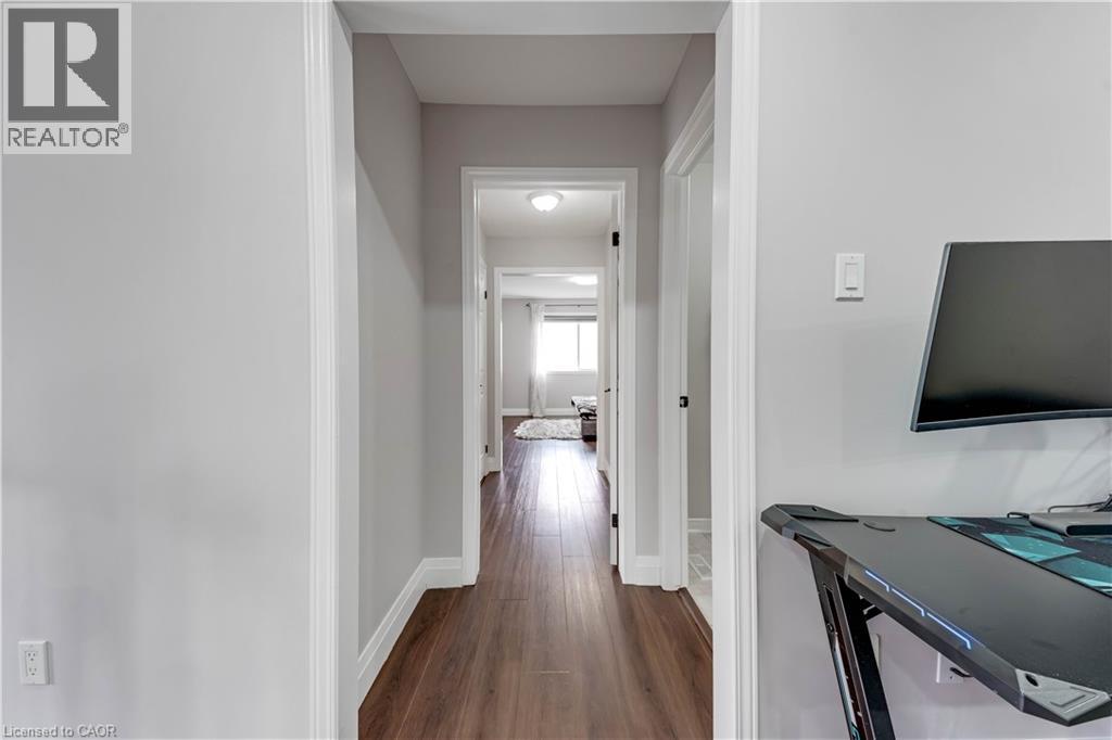 42 DOON MILLS Drive, Kitchener, Ontario, N2P2W9 — Photo 38