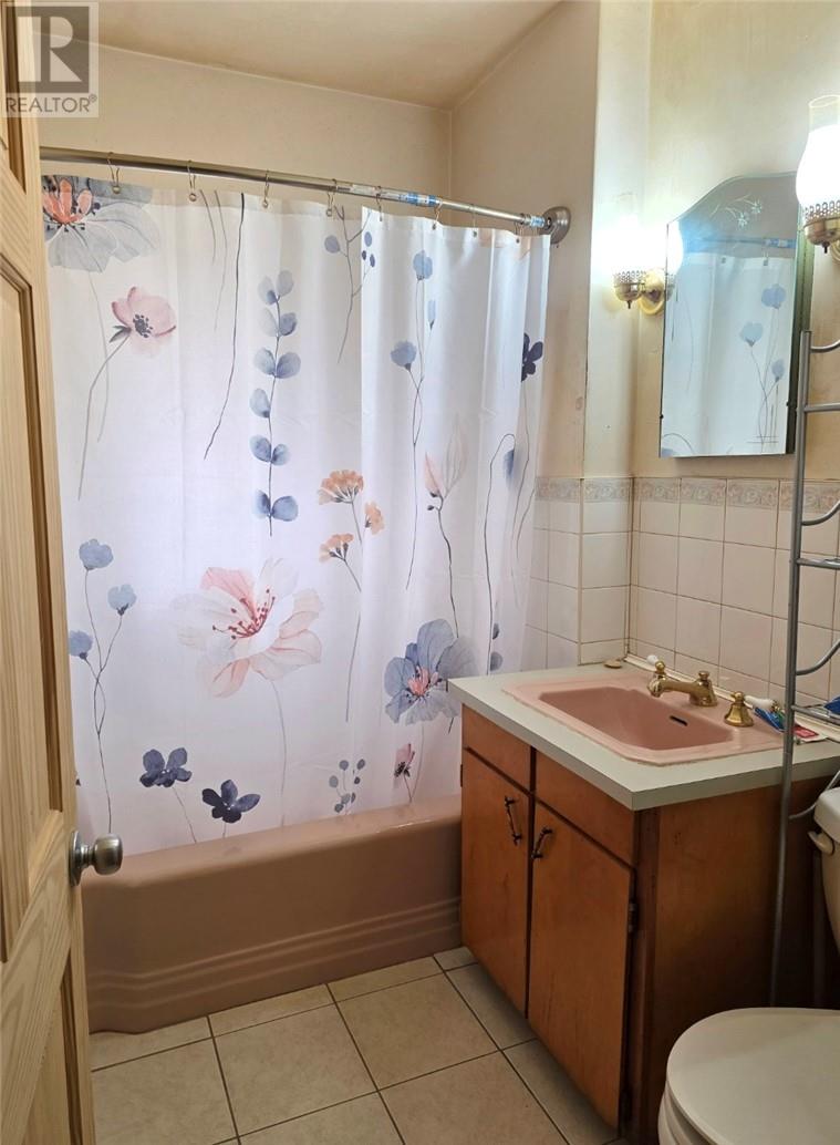 10 Cuthbertson Drive, Lively, Ontario, P3Y1B9 — Photo 5