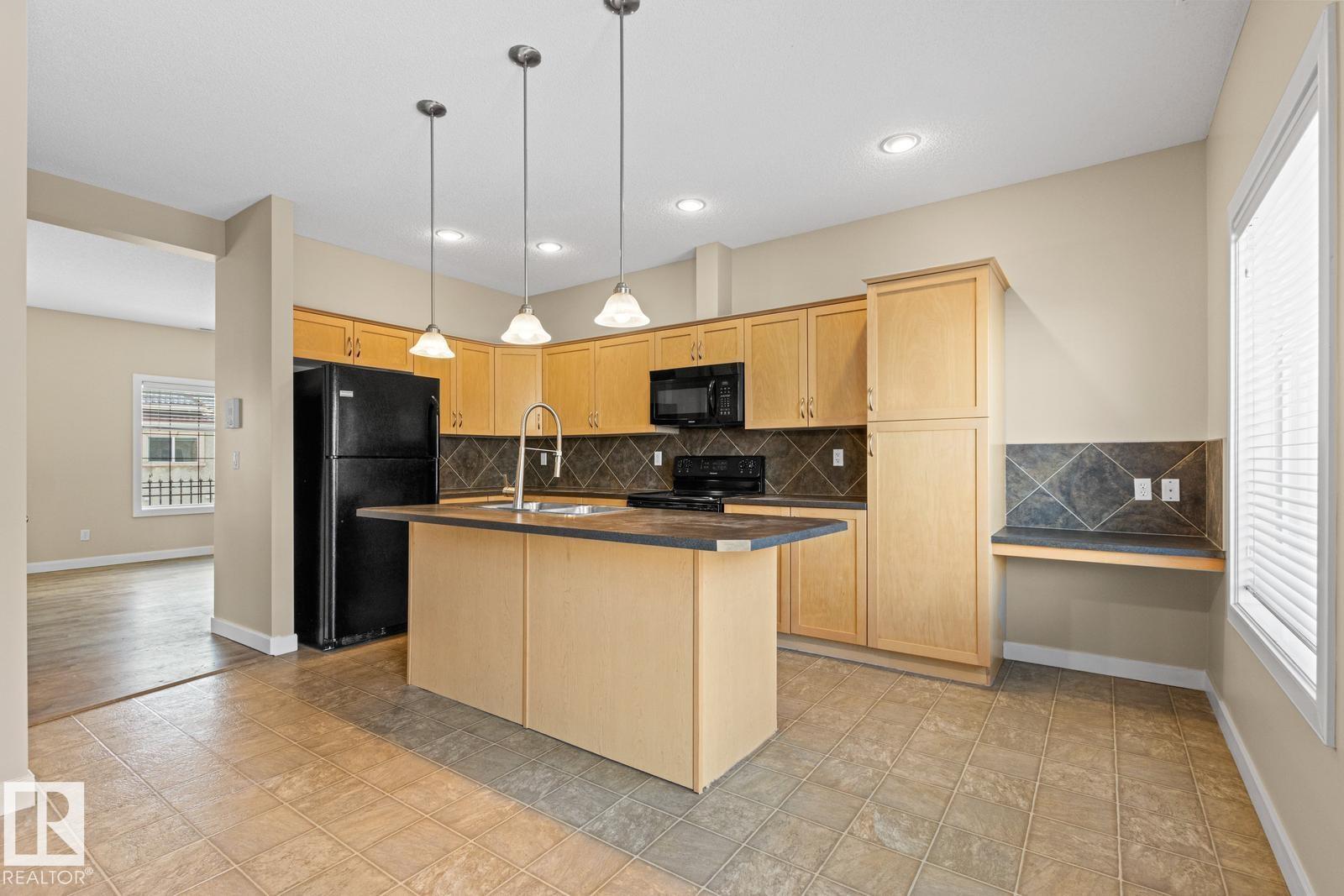 #39 13825 155 AV NW, Edmonton