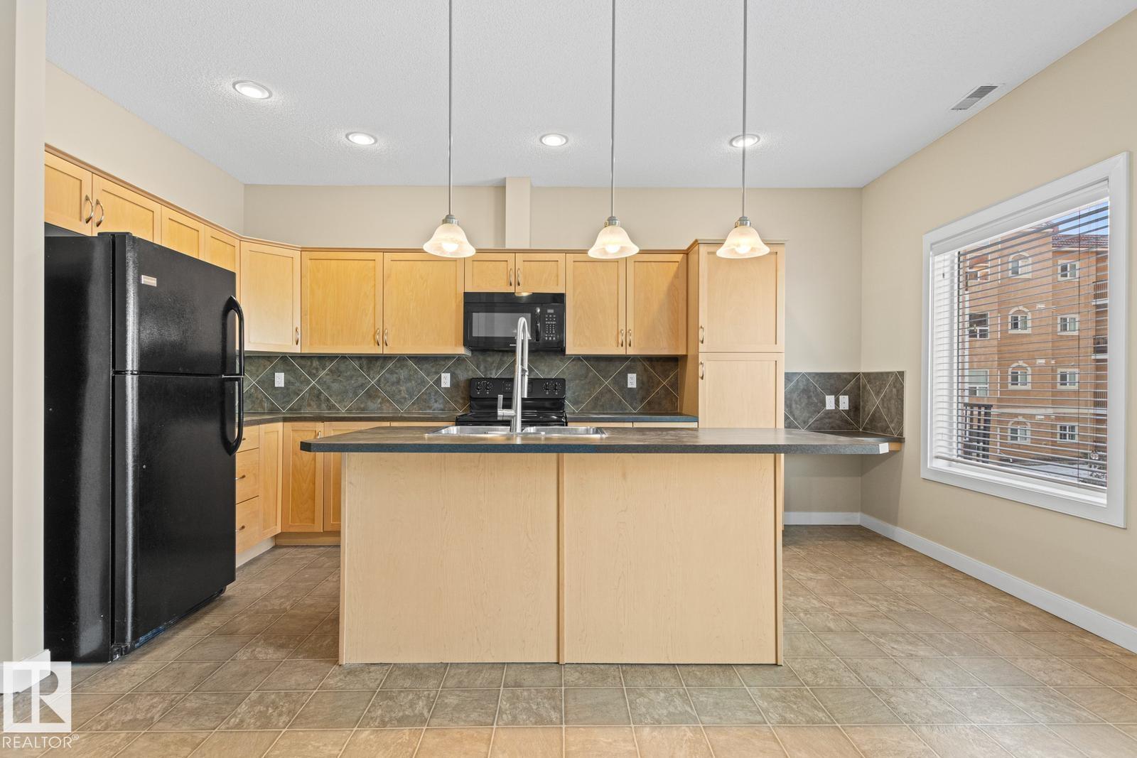 #39 13825 155 AV NW, Edmonton