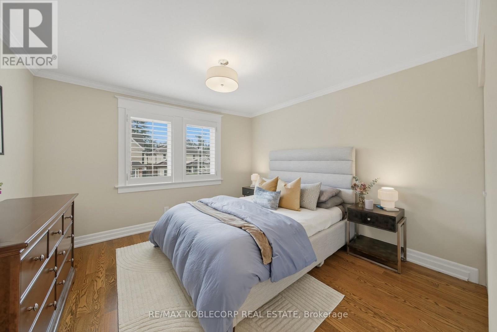 144B ROSLIN AVENUE - 17