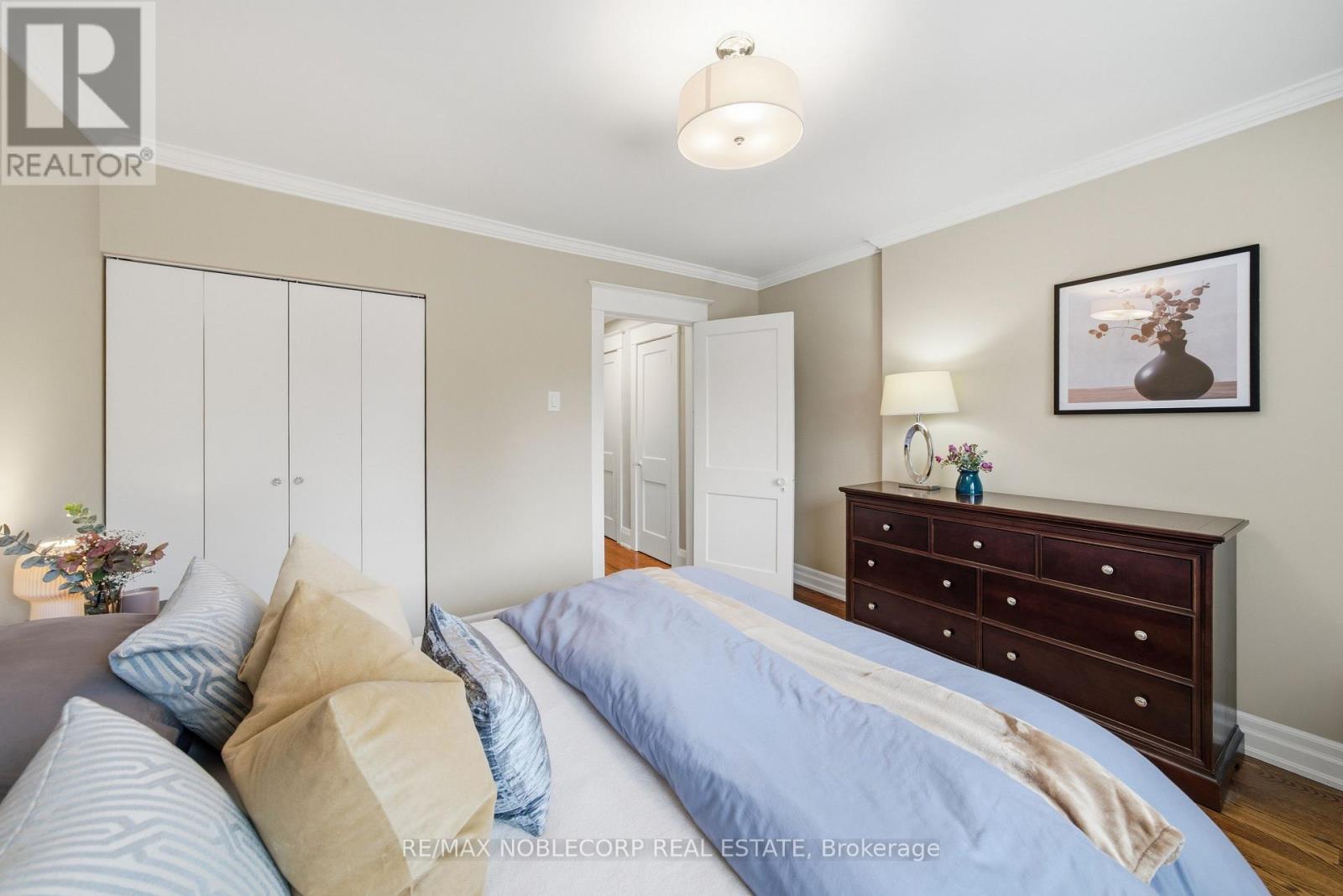 144B ROSLIN AVENUE - 18
