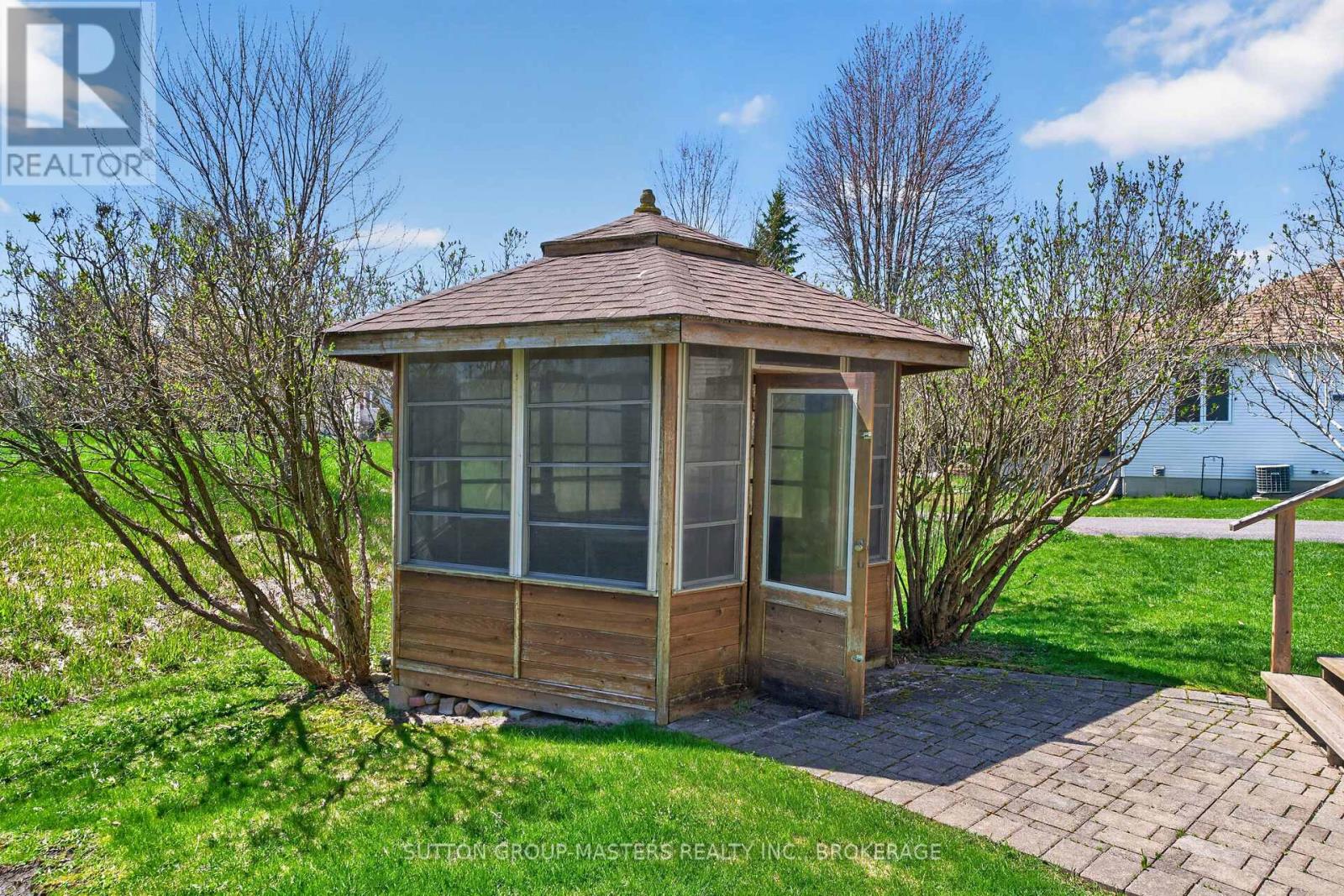 104 ABBEY DAWN DRIVE - 30