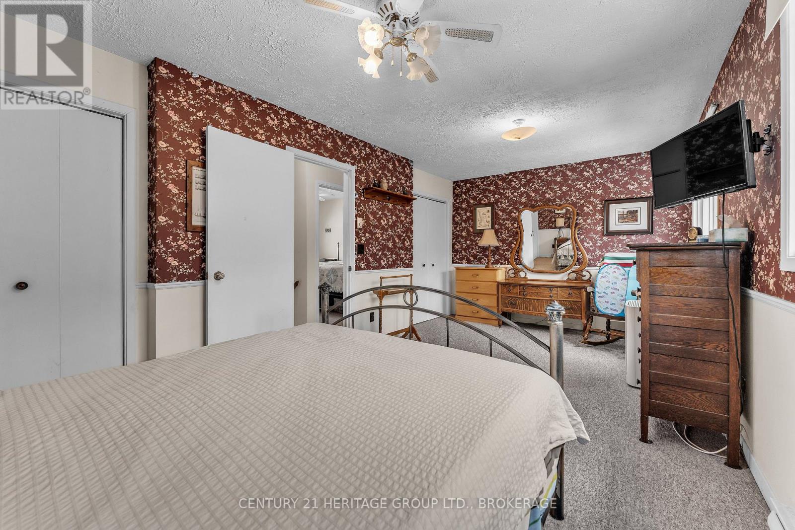 245 TAGGART LANE - 18