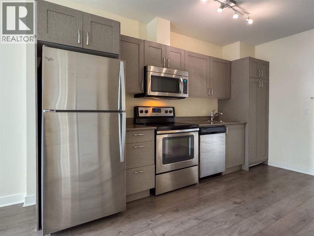 #605 30 Brentwood Common NW - 6