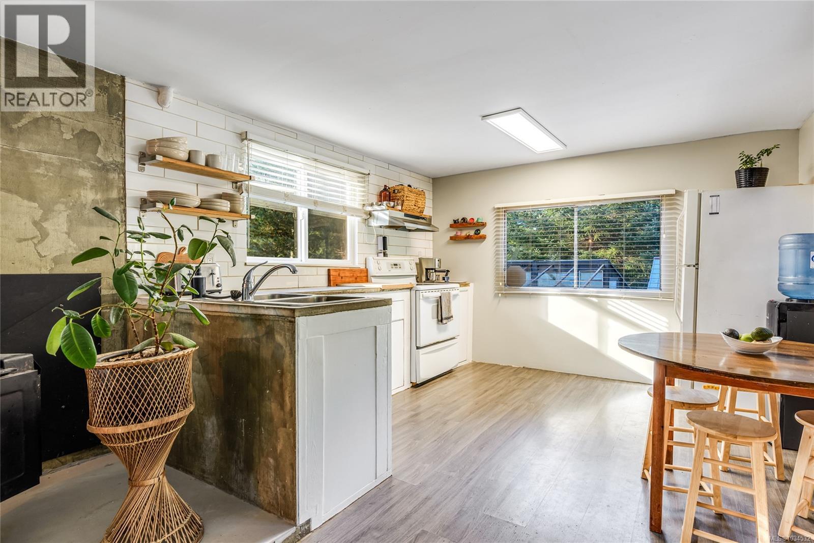 360 Cape Mudge Rd - 28