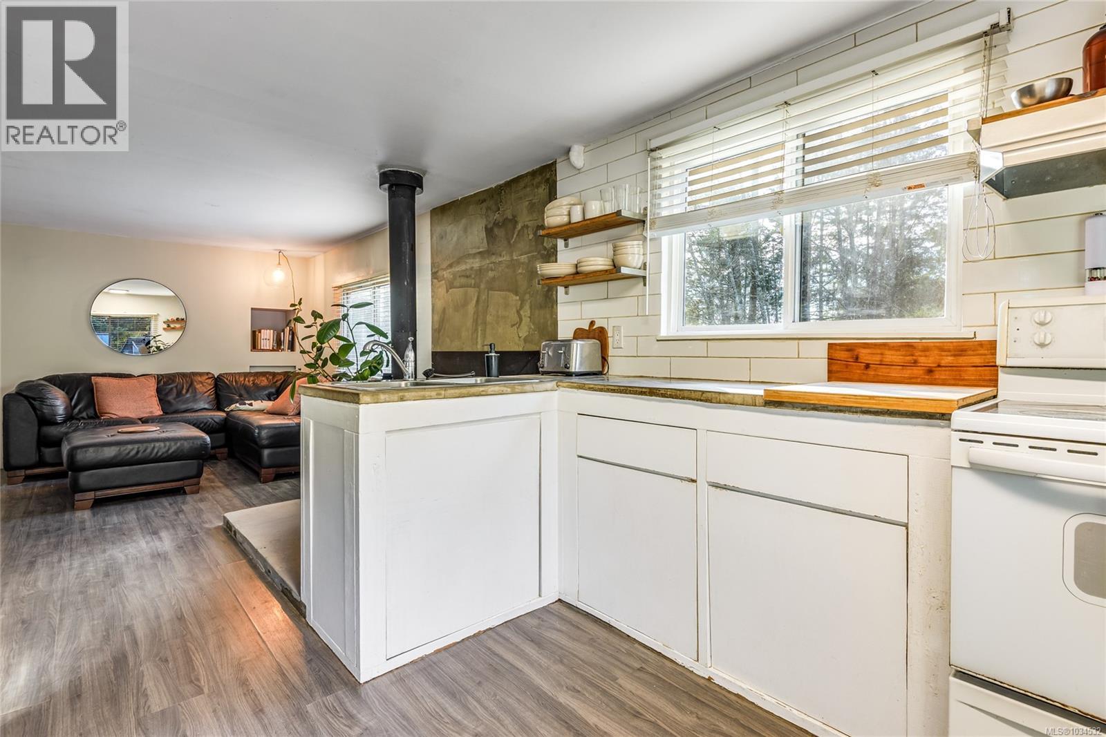360 Cape Mudge Rd - 29