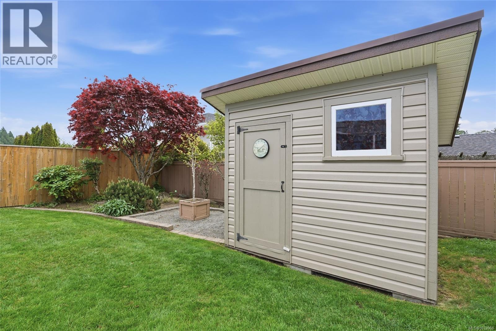 2517 Nadely Cres - 3