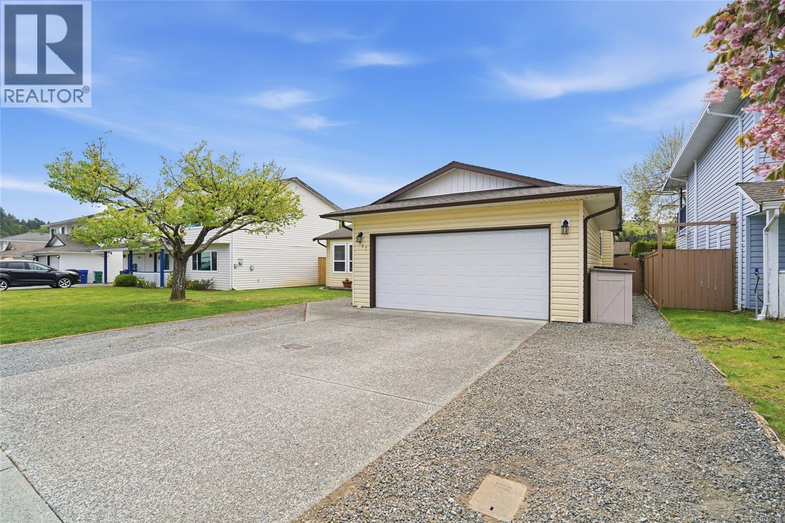 2517 Nadely Cres - 30