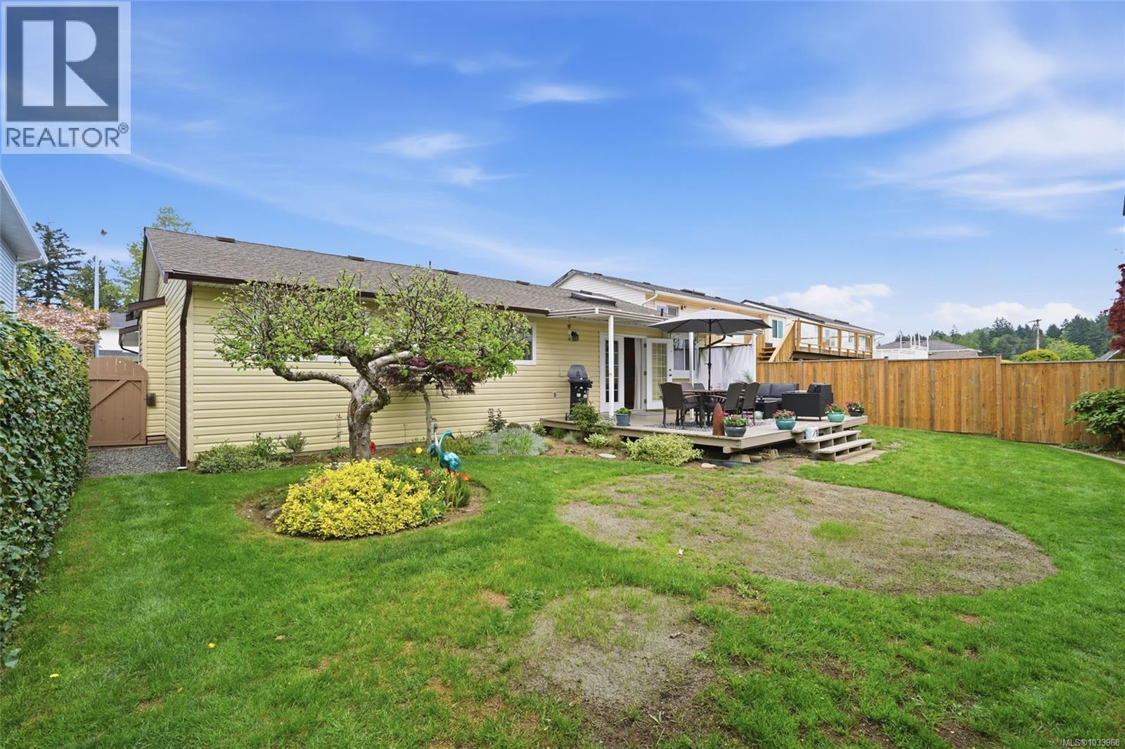 2517 Nadely Cres - 33