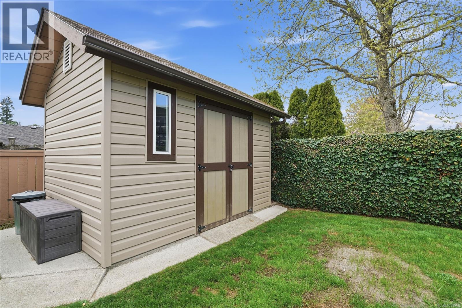 2517 Nadely Cres - 44