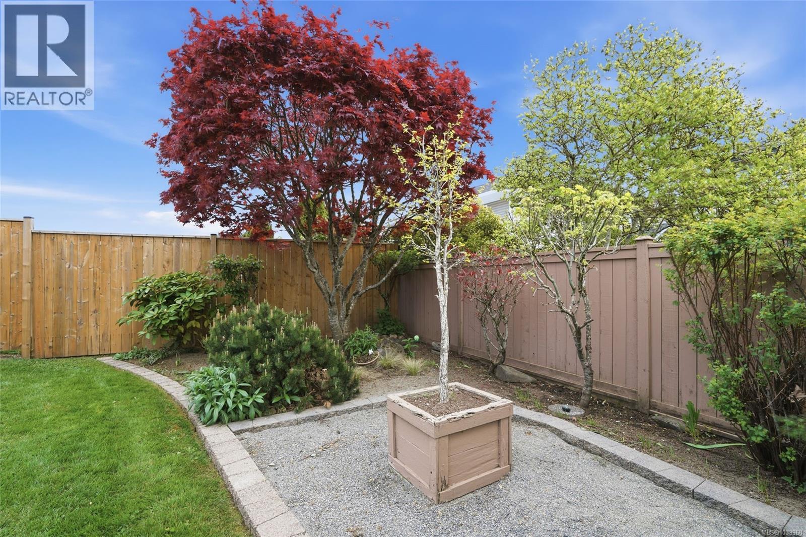 2517 Nadely Cres - 46