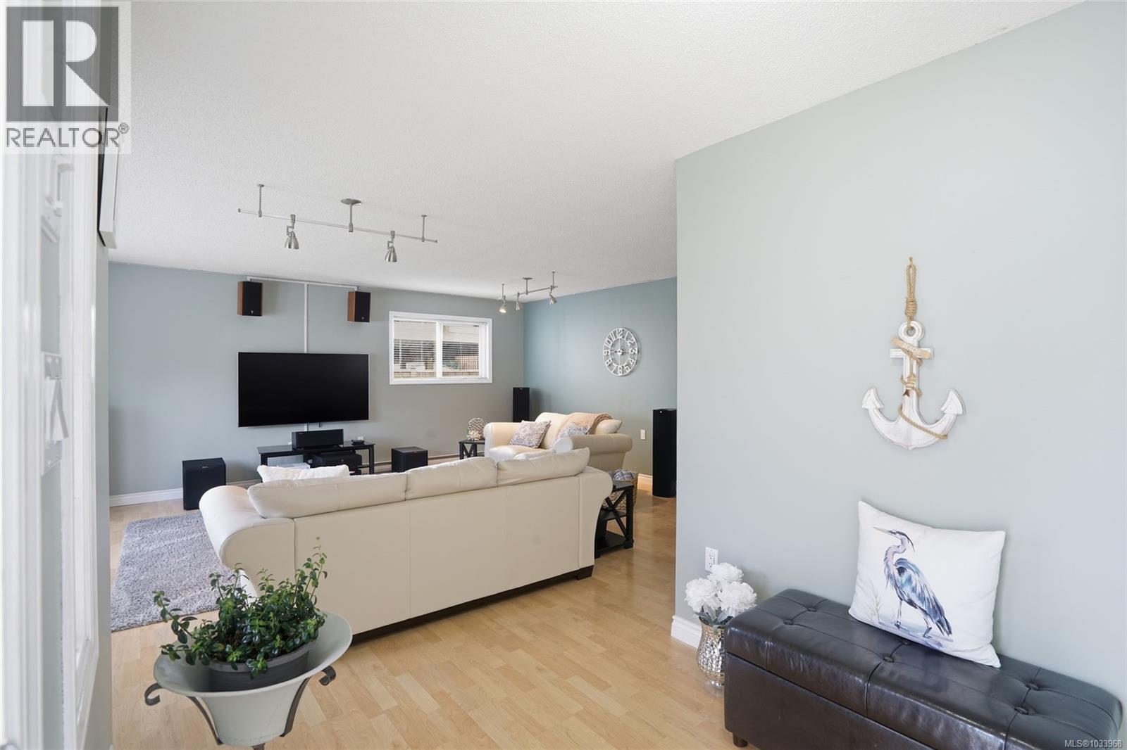 2517 Nadely Cres - 5