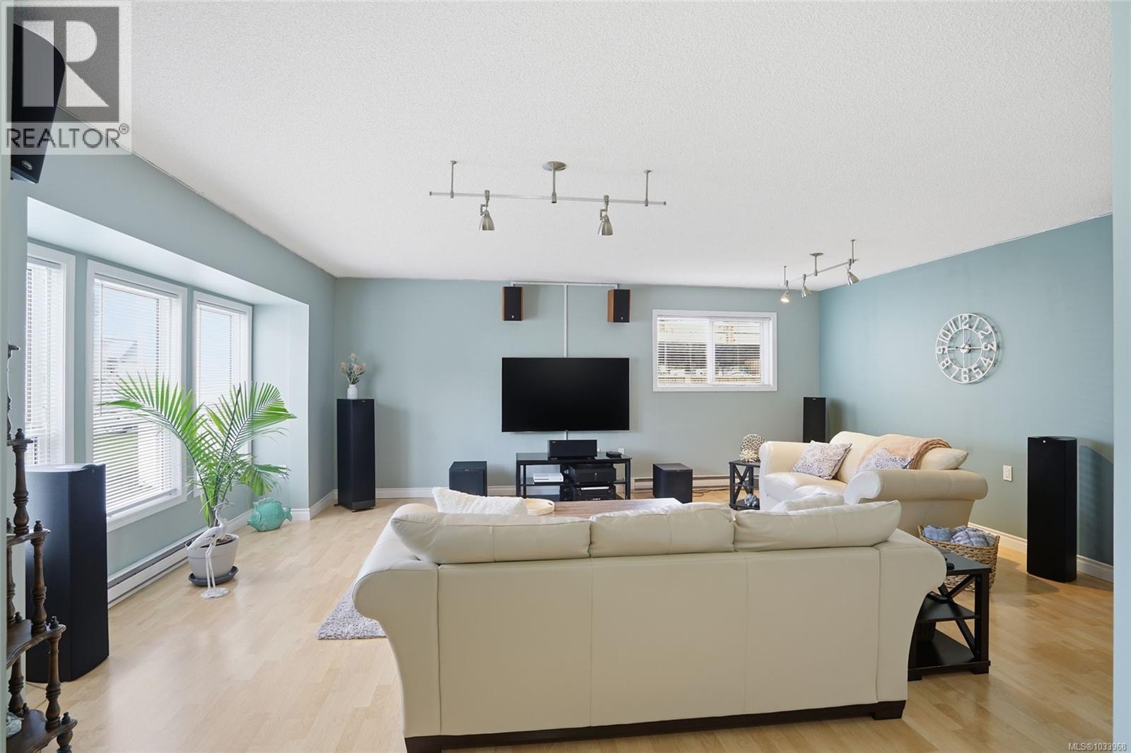2517 Nadely Cres - 6