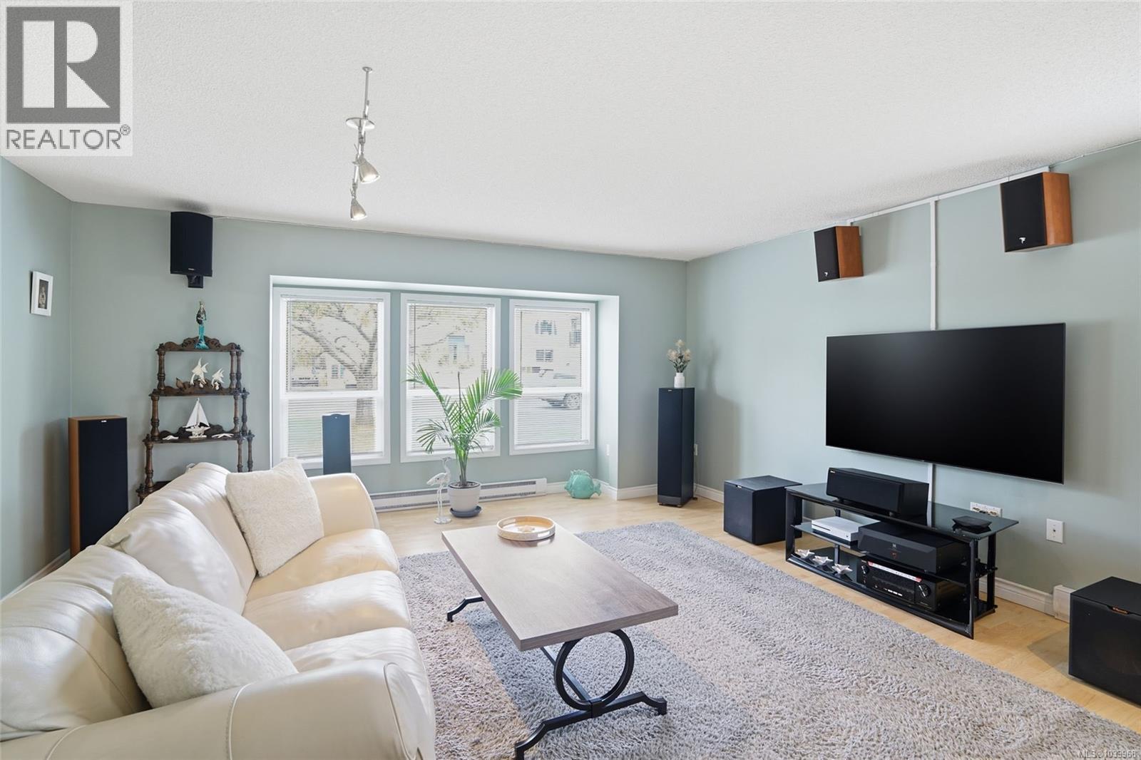 2517 Nadely Cres - 9