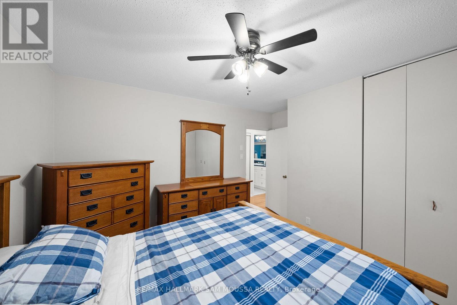 11 SPRINGDALE CRESCENT - 22