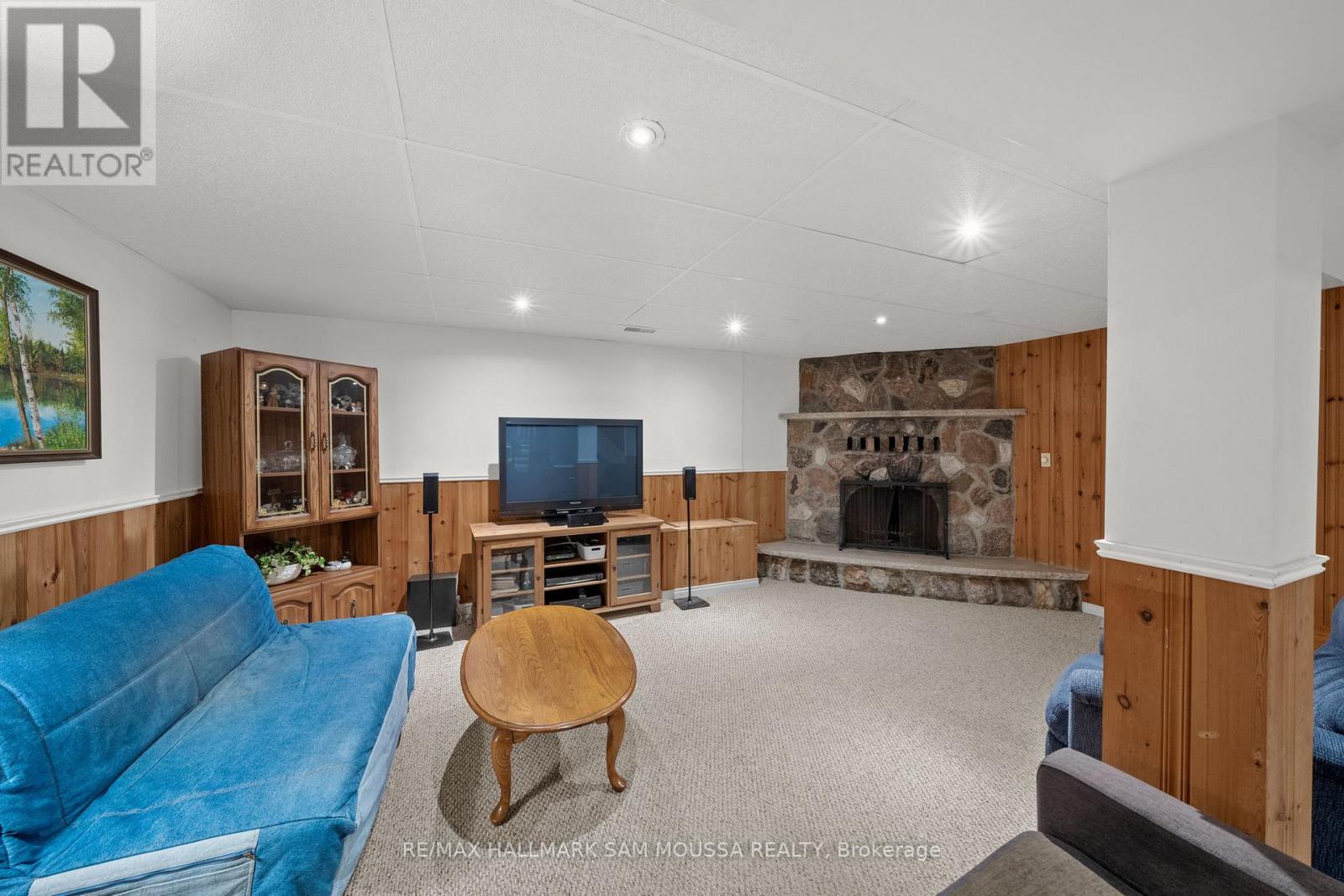 11 SPRINGDALE CRESCENT - 29
