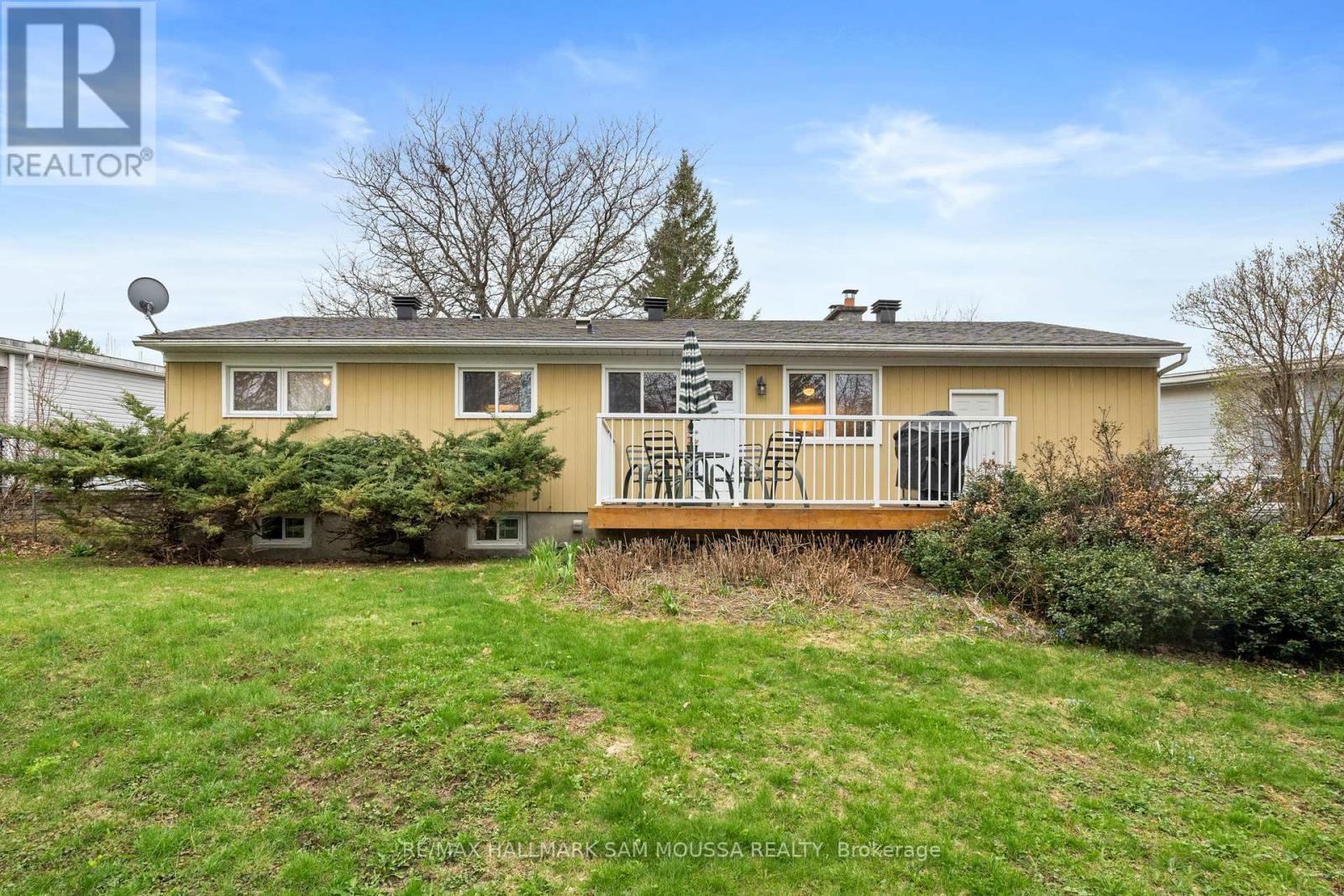 11 SPRINGDALE CRESCENT - 37