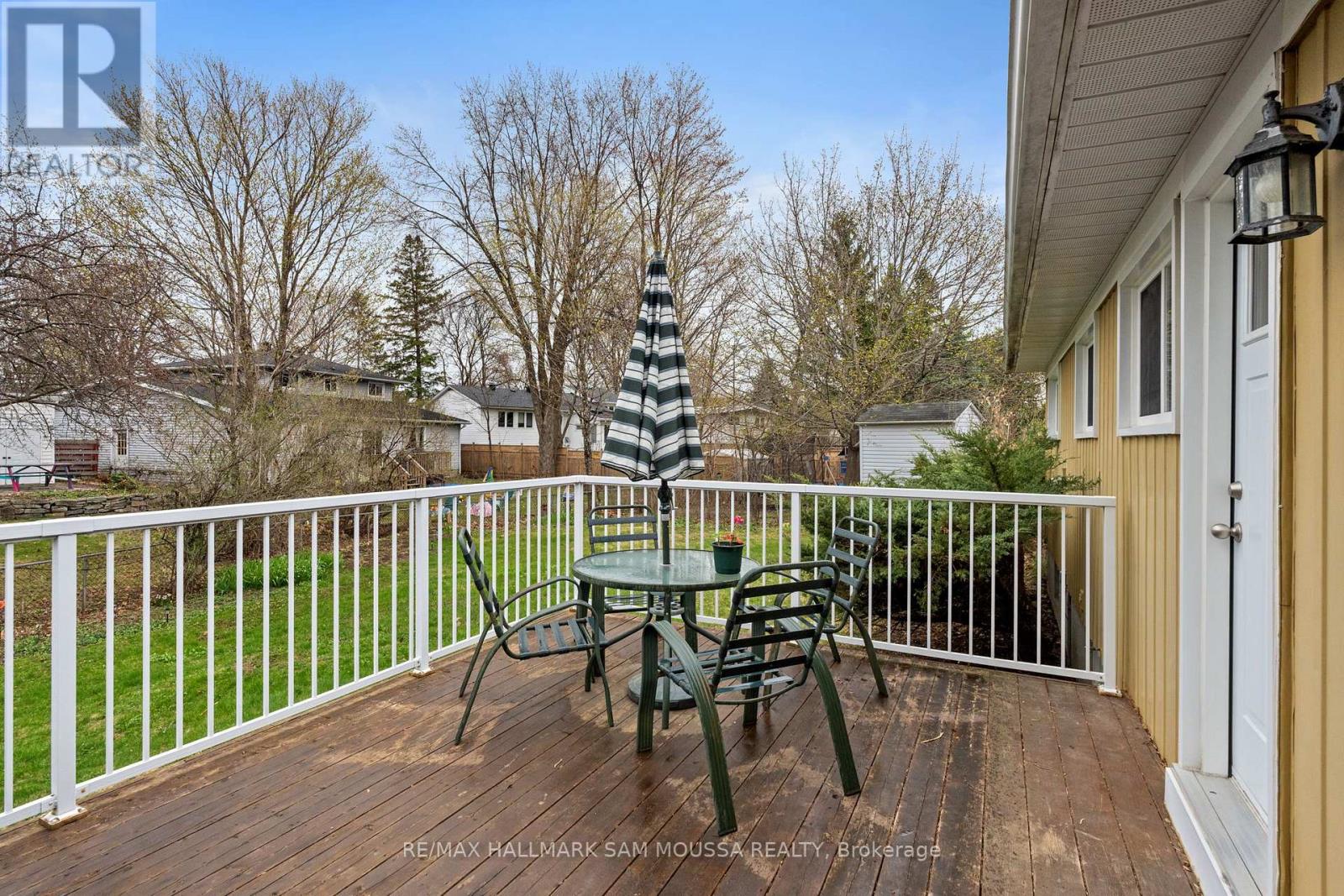 11 SPRINGDALE CRESCENT - 40