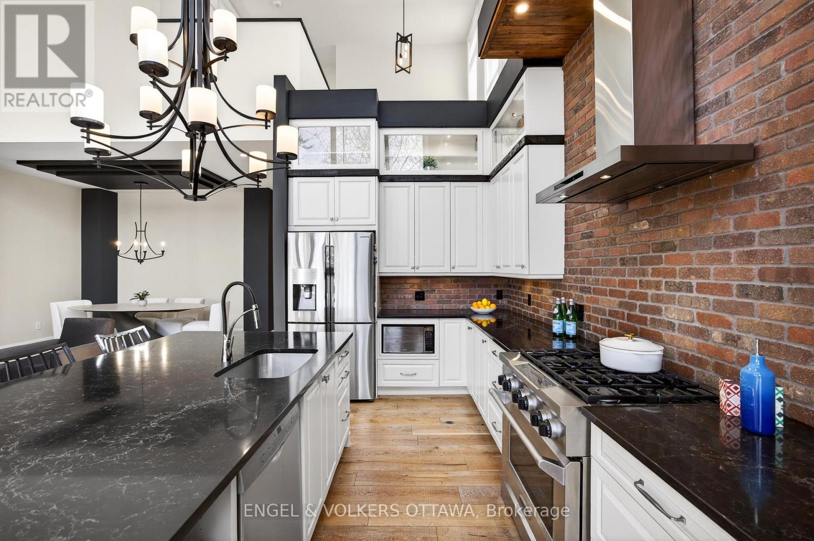 178 MAIN STREET - 10