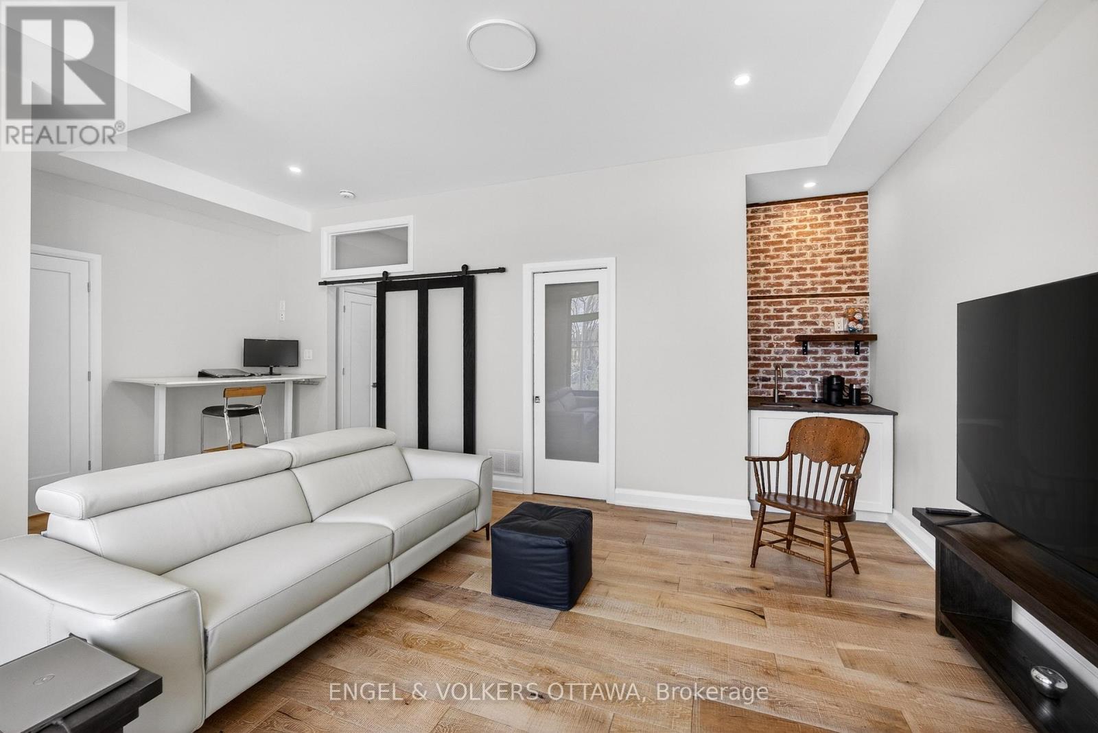 178 MAIN STREET - 24