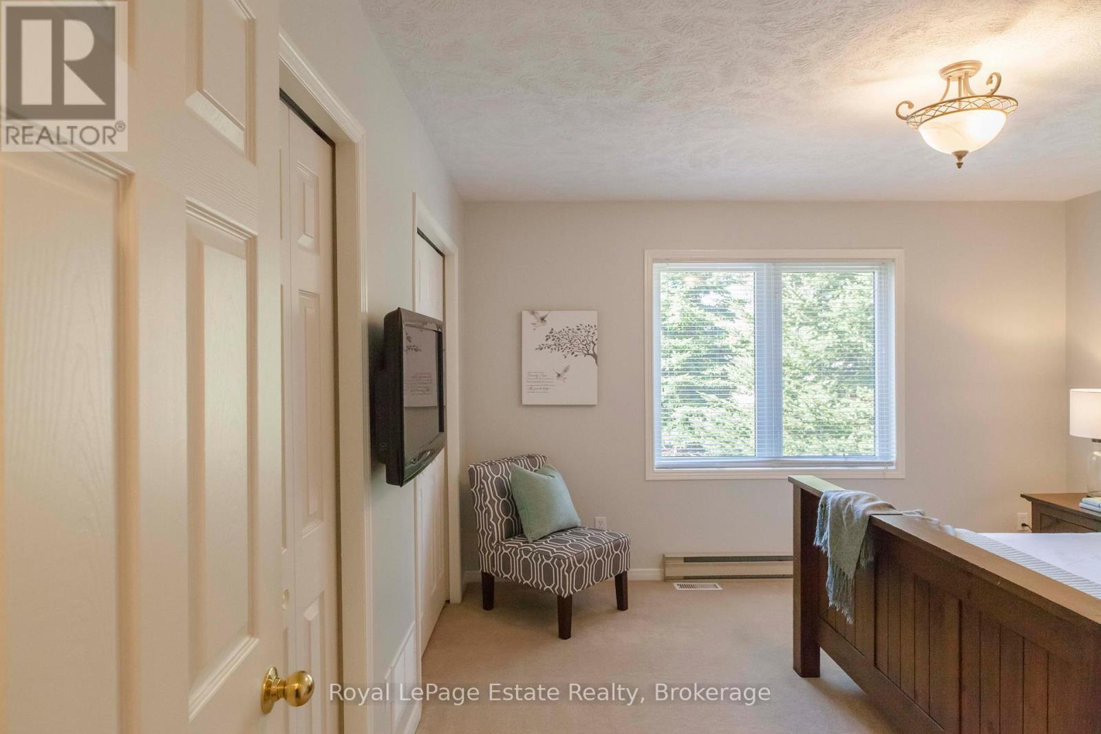 21 SAUBLE WOODS CRESCENT - 14