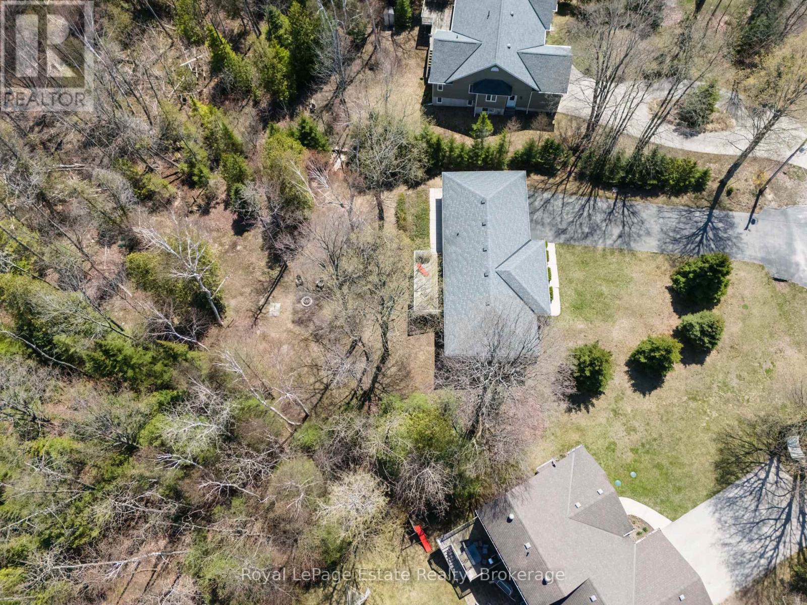 21 SAUBLE WOODS CRESCENT - 3
