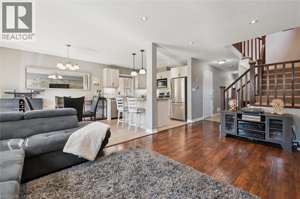43 CAPTAIN MCCALLUM Drive, New Hamburg, Ontario, N3A0B6 — Photo 7