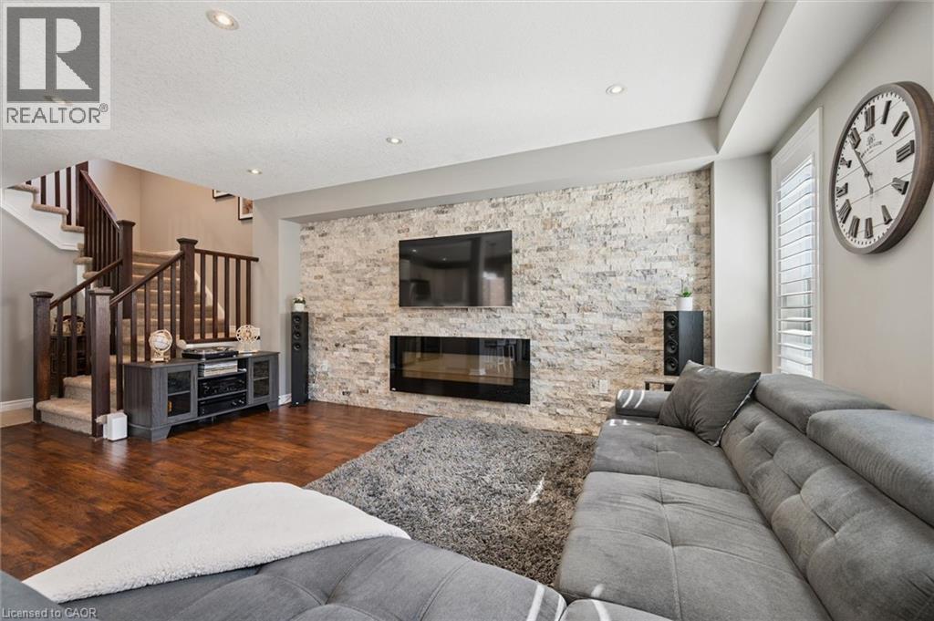 43 CAPTAIN MCCALLUM Drive, New Hamburg, Ontario, N3A0B6 — Photo 6