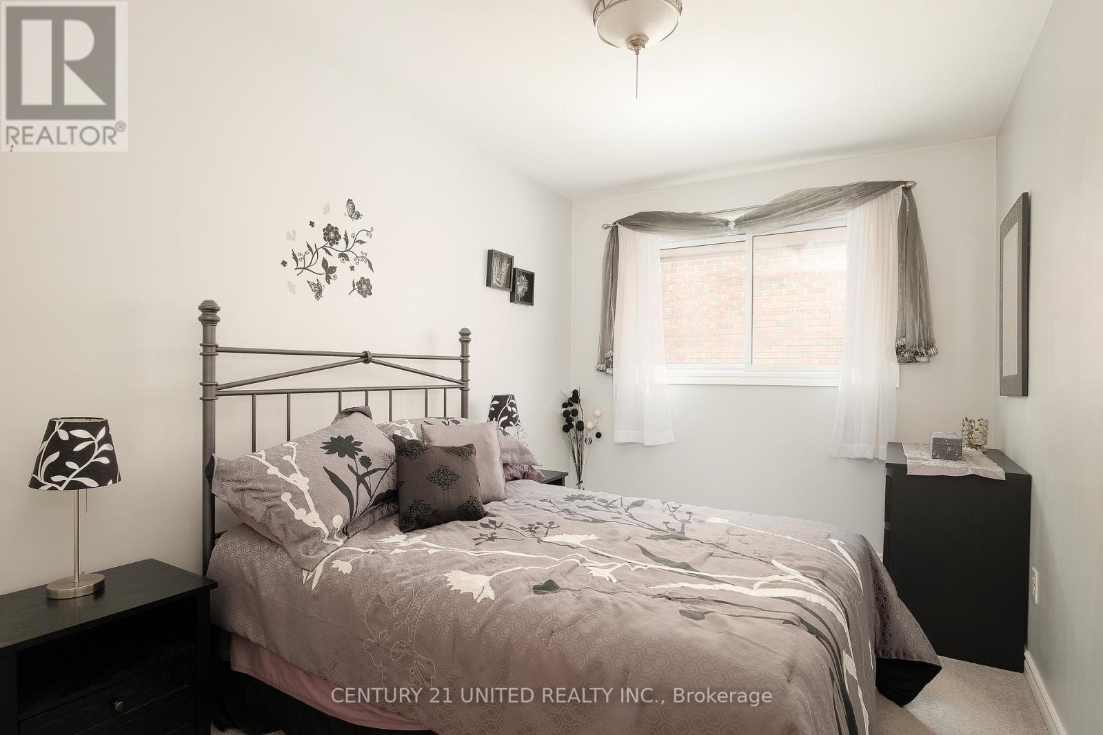 1366 LEIGHTON ROAD - 19