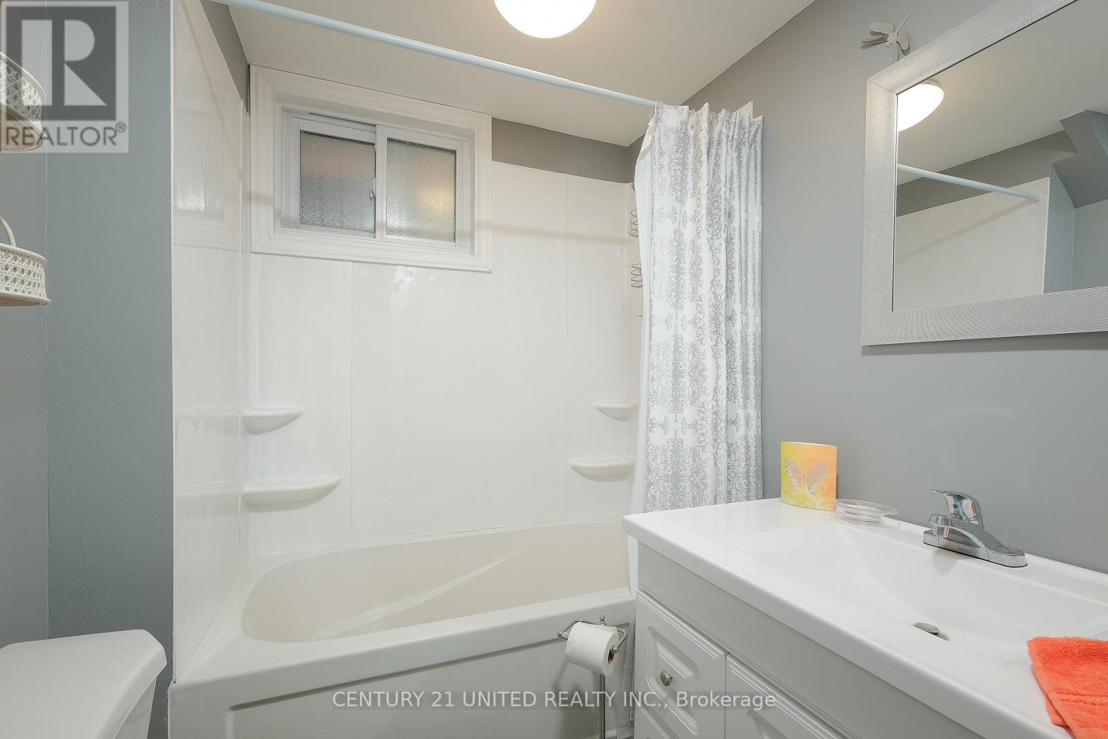 1366 LEIGHTON ROAD - 29