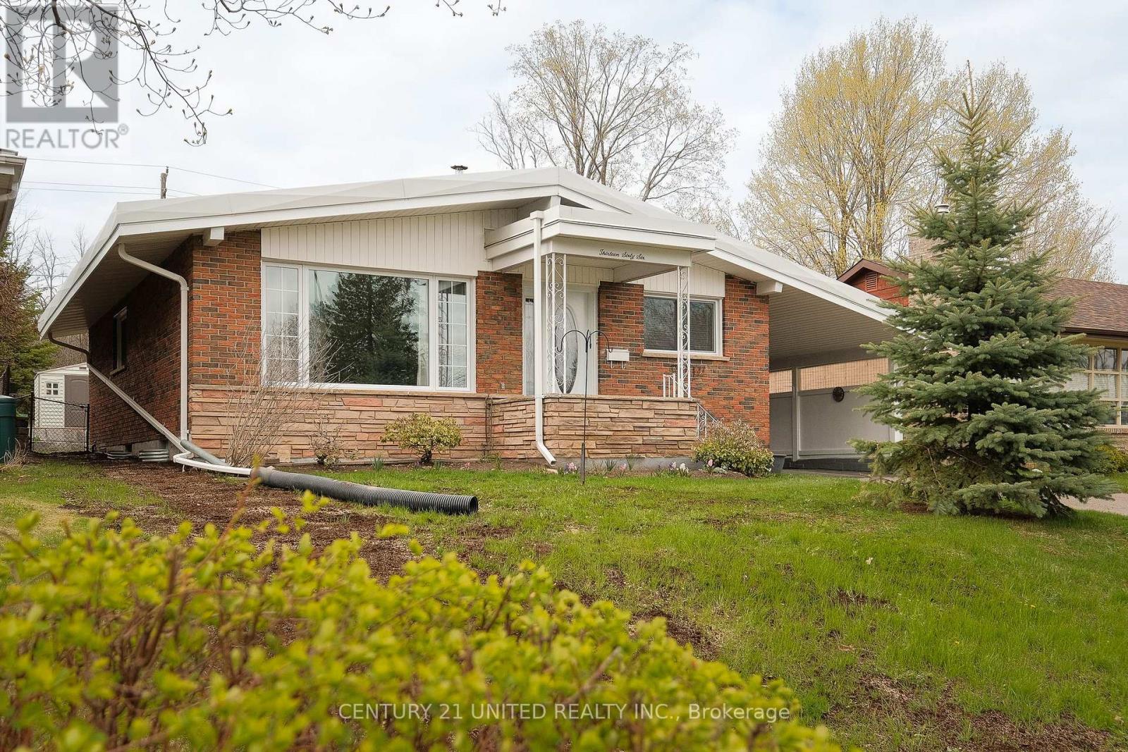 1366 LEIGHTON ROAD - 32