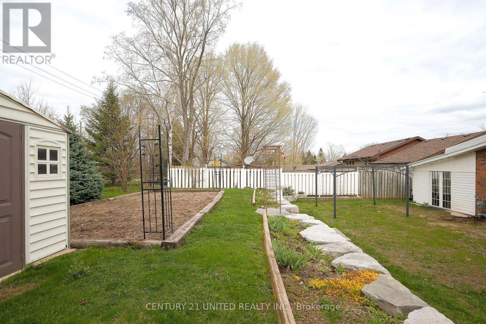 1366 LEIGHTON ROAD - 37