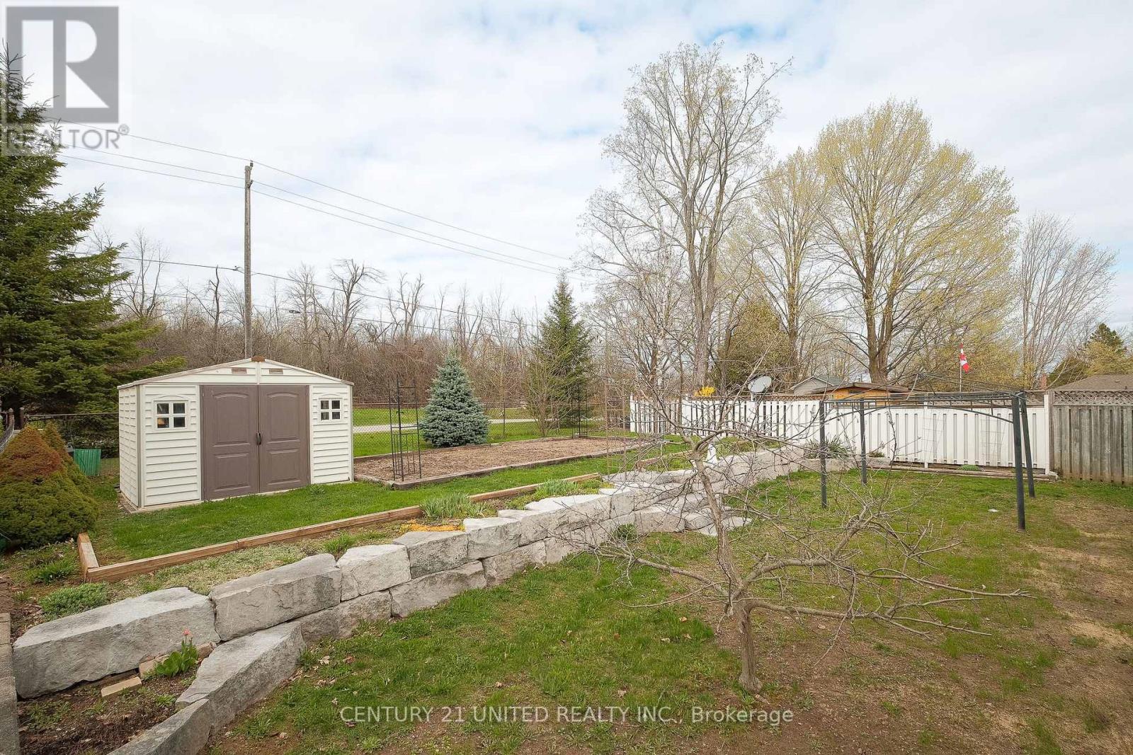 1366 LEIGHTON ROAD - 39