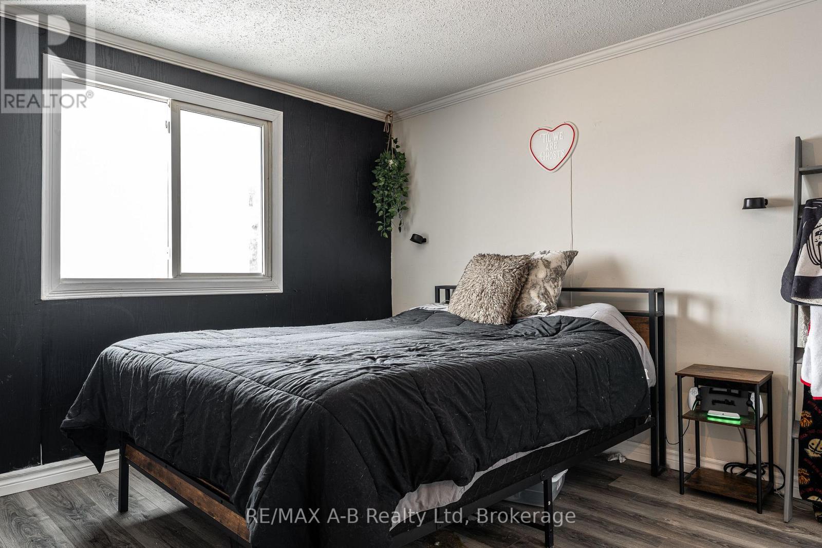 651 DEVON STREET - 22