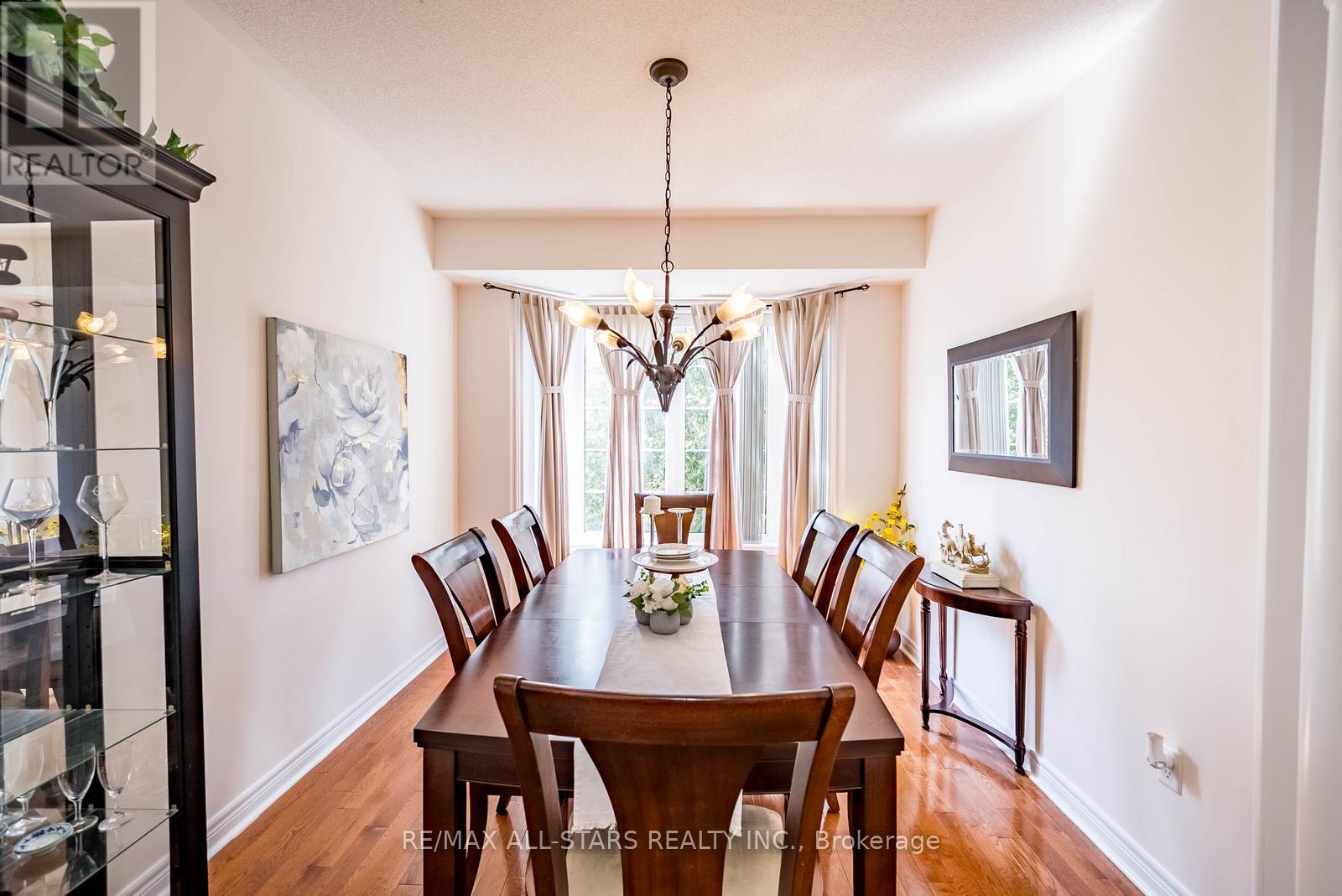 2 MANTLE AVENUE - 13