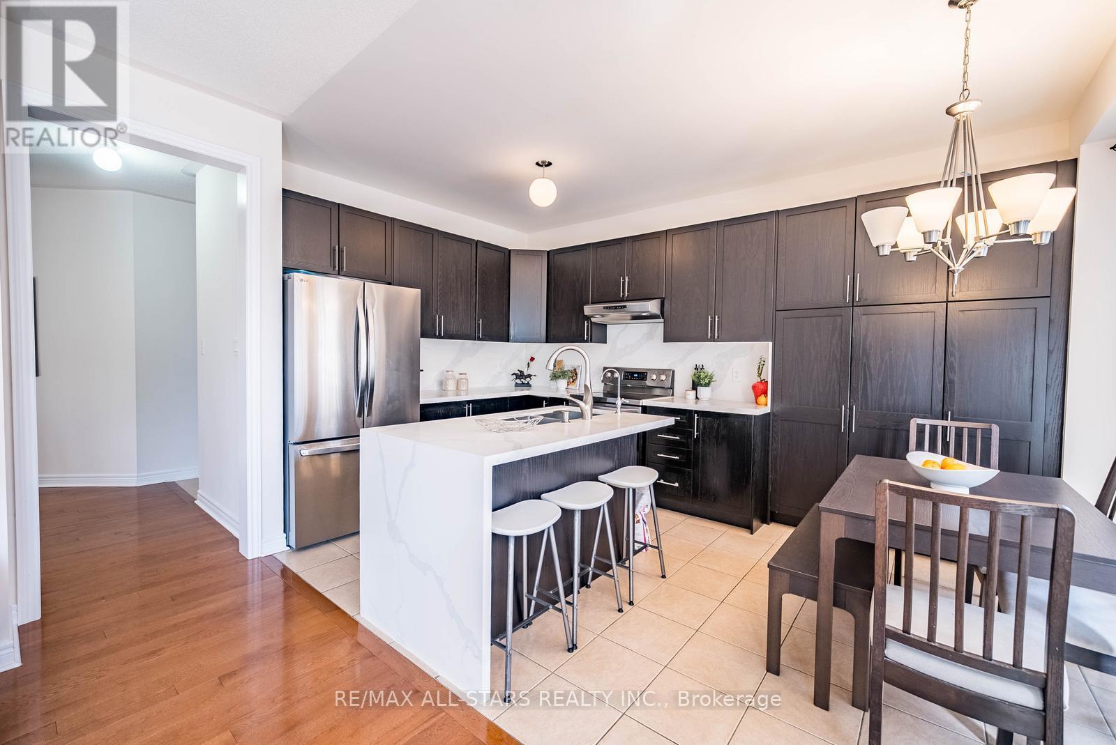2 MANTLE AVENUE - 15