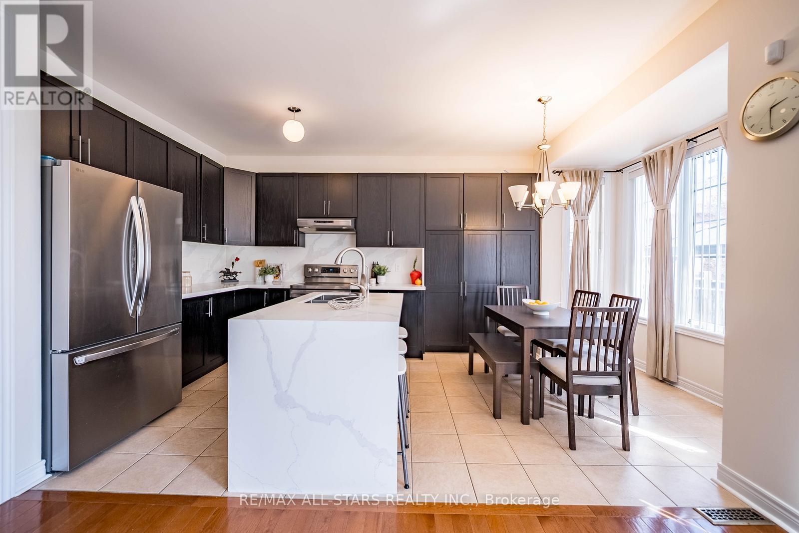 2 MANTLE AVENUE - 16